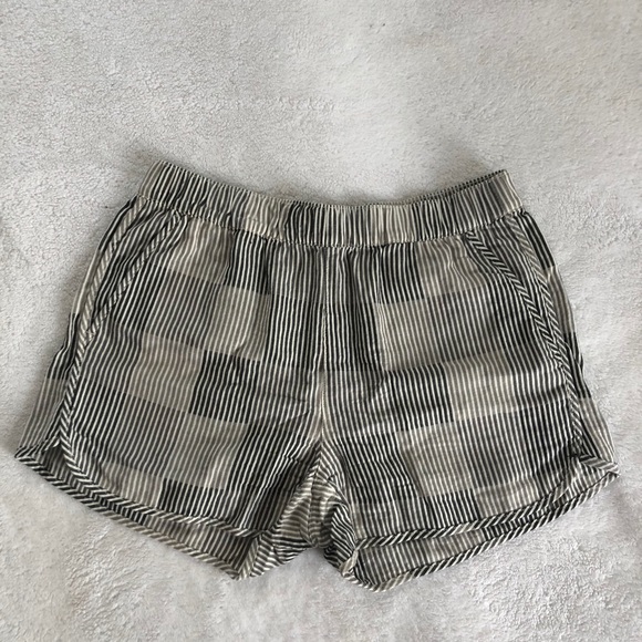 Madewell Pull-On Shorts in Striped Check - Picture 3 of 7